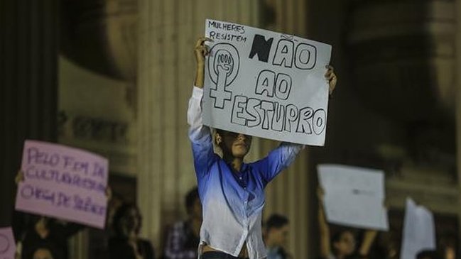 Víctima de violación colectiva en Brasil: 