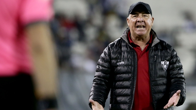 Técnico de Deportes Copiapó fue internado tras sufrir un infarto