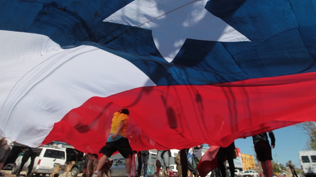 Confech: Llamado a paro indefinido es también a secundarios y profesores