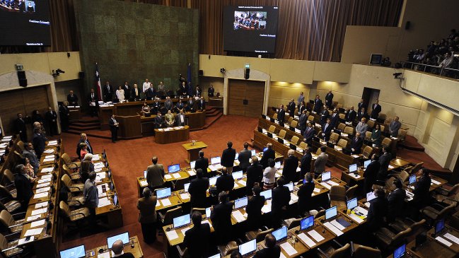 Congelar dieta de autoridades toma fuerza para cubrir aumento de parlamentarios