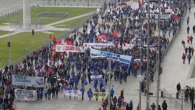 CUT marchó en la capital llamando a seguir adelante con las reformas