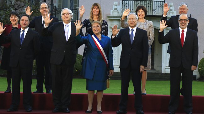Malos resultados en las encuestas ponen en el debate un cambio de gabinete