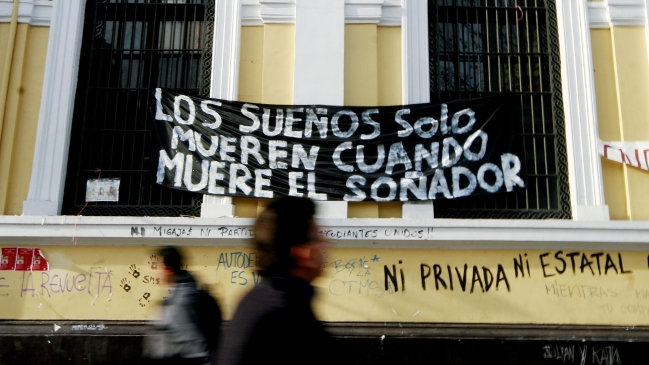 Universidades analizan llamado a paro indefinido de la Confech