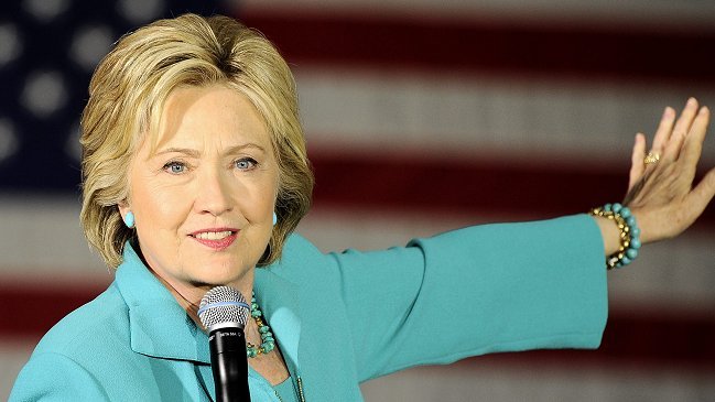 Clinton saca a Trump cuatro puntos de ventaja en un nuevo sondeo electoral