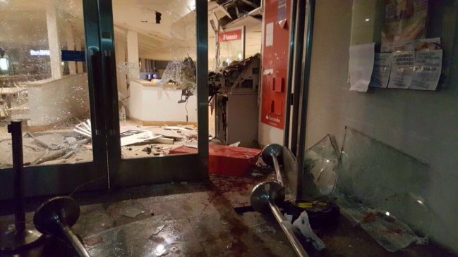 Delincuentes intentaron robar cajero automático desde una universidad