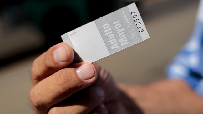 Metro: Adultos mayores podrán inscribirse y renovar beneficio por internet