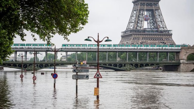 Lluvias en Francia provocan mayor crecida del Río Sena en 30 años