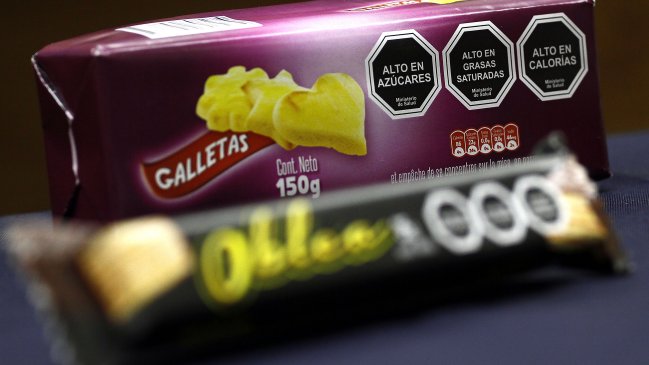 Municipios buscan prohibir venta de comida chatarra a la salida de colegios