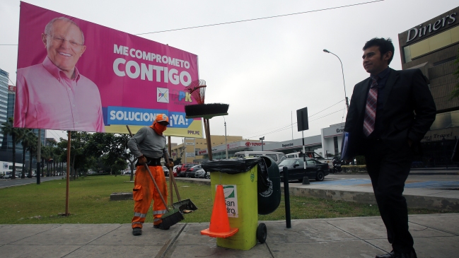 Sondeo otorgó leve ventaja a Kuczynski sobre Fujimori en antesala de balotaje en Perú
