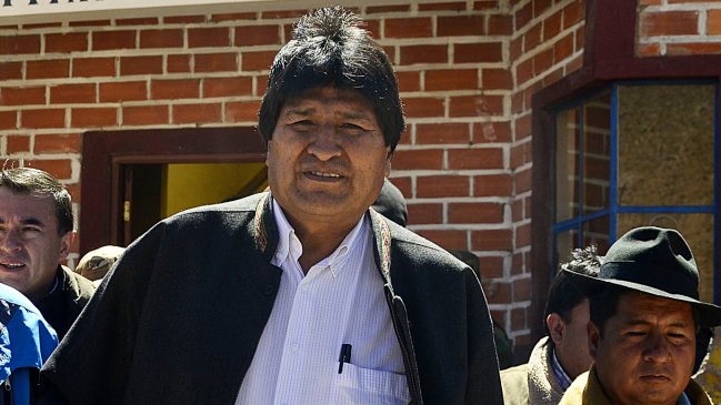 Evo Morales arremete en Twitter: 