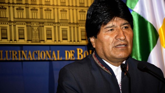 Evo Morales sufrió rotura de ligamentos en partido de fútbol y será sometido a cirugía
