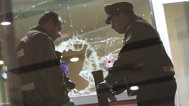 Carabineros: La experiencia internacional no apunta a armar a los guardias