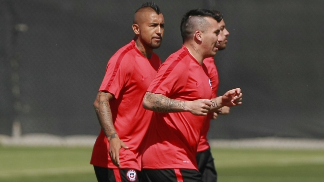 Vidal, Medel y Díaz hicieron trabajo diferenciado en primera práctica de Chile en Boston