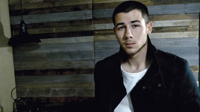 Nick Jonas: Fue un reto volver a ser solo familia tras disolver Jonas Brothers