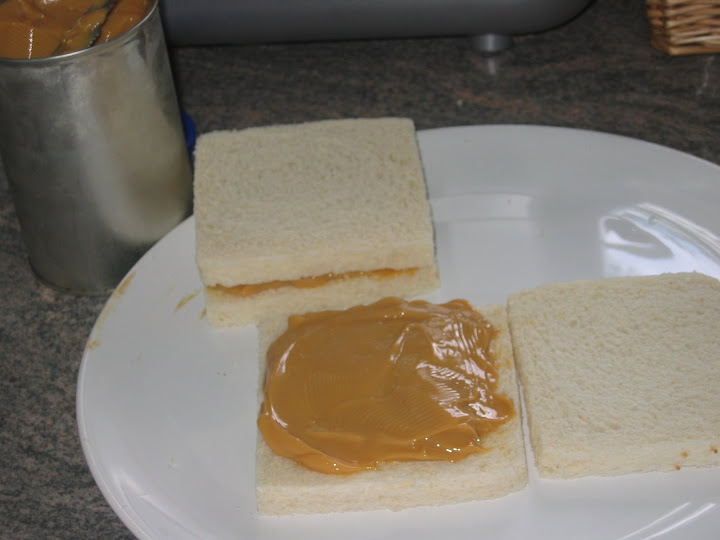 Argentina: Denuncian a profesor por untar dulce de leche en la cara de alumno