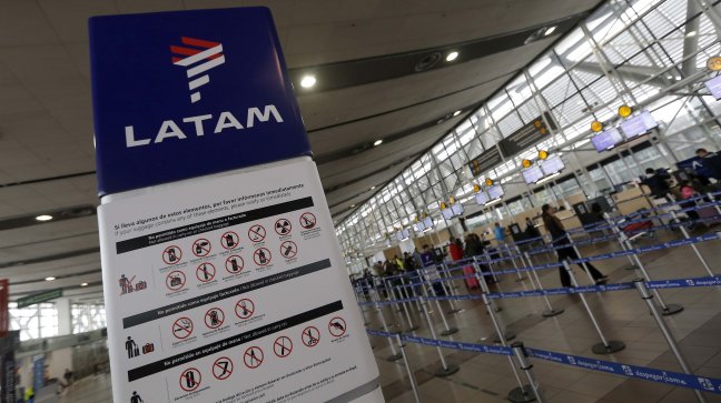 Latam advirtió posible afectación de vuelos por paro de controladores argentinos