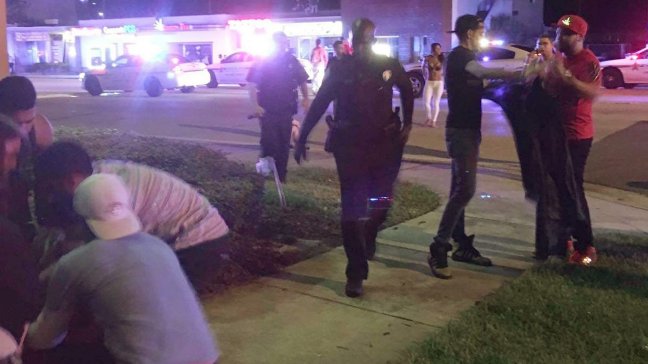 Clinton y Trump reaccionaron con inquietud ante masacre de Orlando