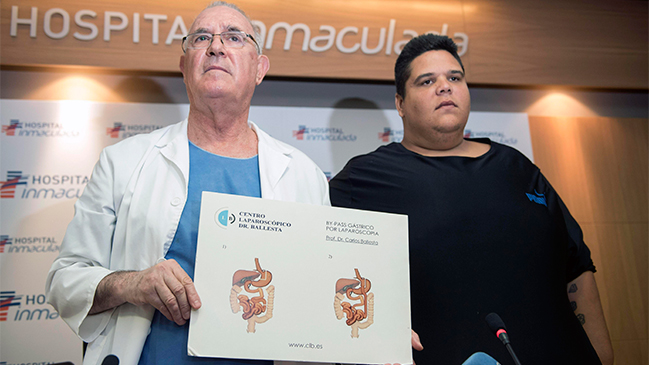 Joven más obeso de España espera perder 200 kilos con novedoso bypass gástrico