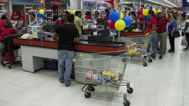 Dirigentes venezolanos atribuyen a empresarios imagen de desabastecimiento