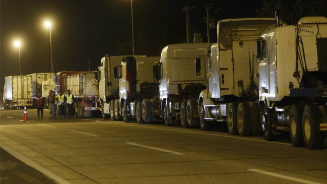 Camioneros bloquearon ruta que une Chile y Perú en movilización internacional