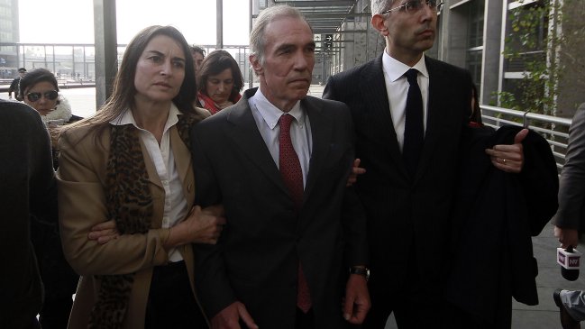 Familiares de Jaime Orpis se deberán enrolar este viernes para visitar al desaforado senador