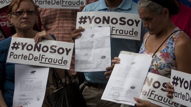 Chavismo denunció a oposición por supuesto fraude de firmas para revocatorio