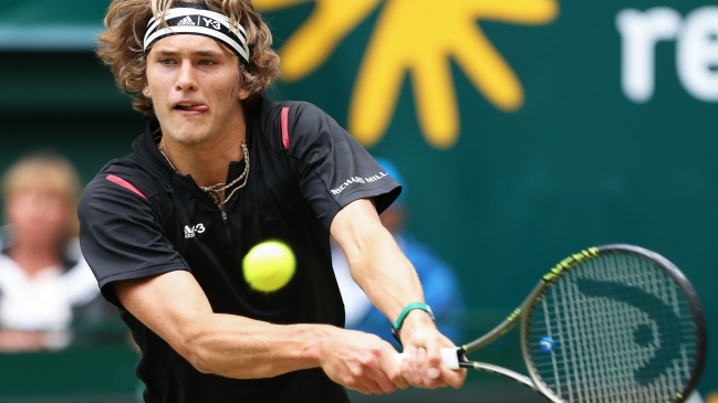 El local Alexander Zverev dejó a Roger Federer sin final en Halle