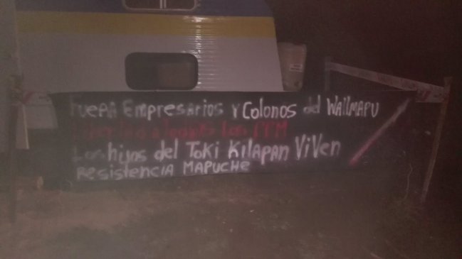 Encapuchados quemaron máquinas forestales en Victoria