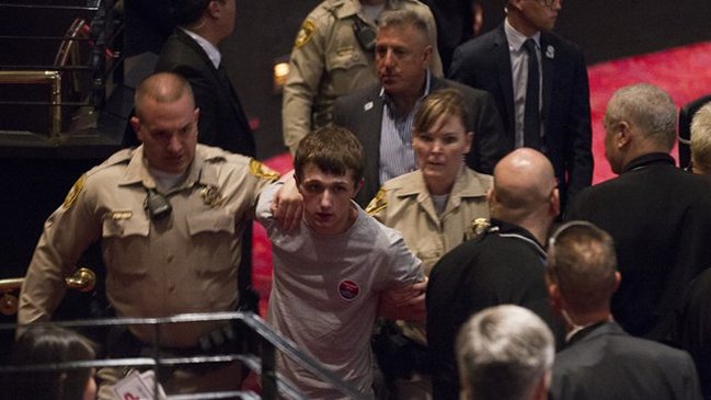 Joven detenido en mitín de Trump quería disparar al magnate
