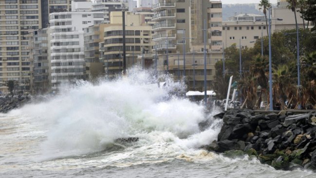 Marejadas provocan cierre de diversos puertos en el país