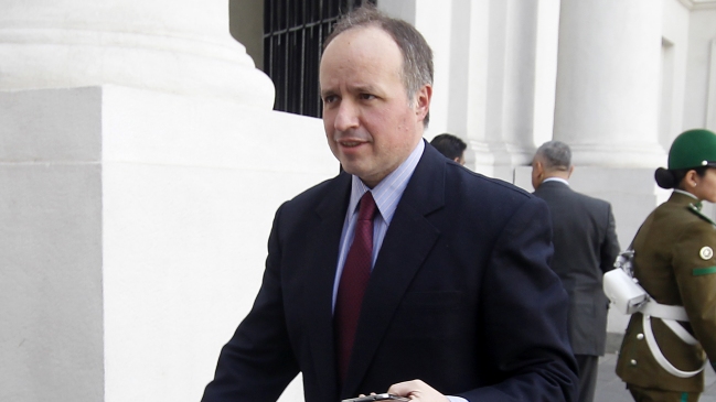 Antofagasta Minerals colaborará con Fiscalía en indagatoria contra ex ministro Insunza