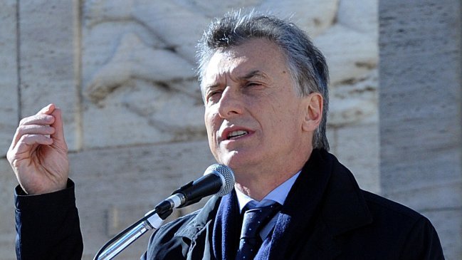 Macri sufrió un esguince de rodilla jugando paddle