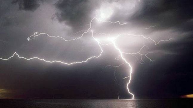 Al menos 57 muertos por rayos y efectos de tormentas en la India