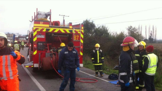 Dos muertos dejó una colisión múltiple en Santa Cruz