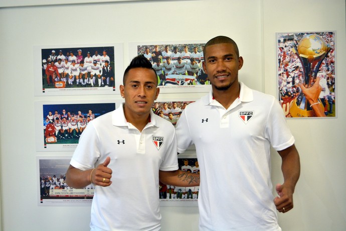 Contratado y despedido, delantero brasileño pagó caro tuiteos de hace 4 años