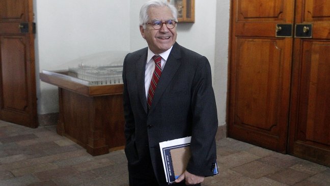 Ministro Fernández se reunió con directiva del PPD