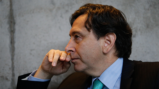 Tribunal decretó firma quincenal y arraigo nacional para Golborne