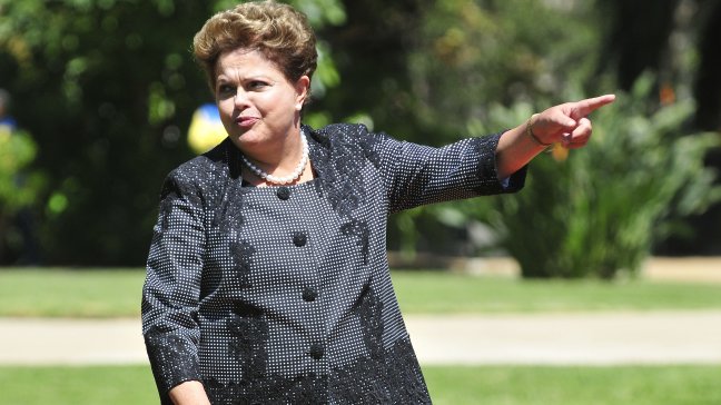 Recaudan 100 mil dólares en un día en campaña para pagar viajes de Rousseff