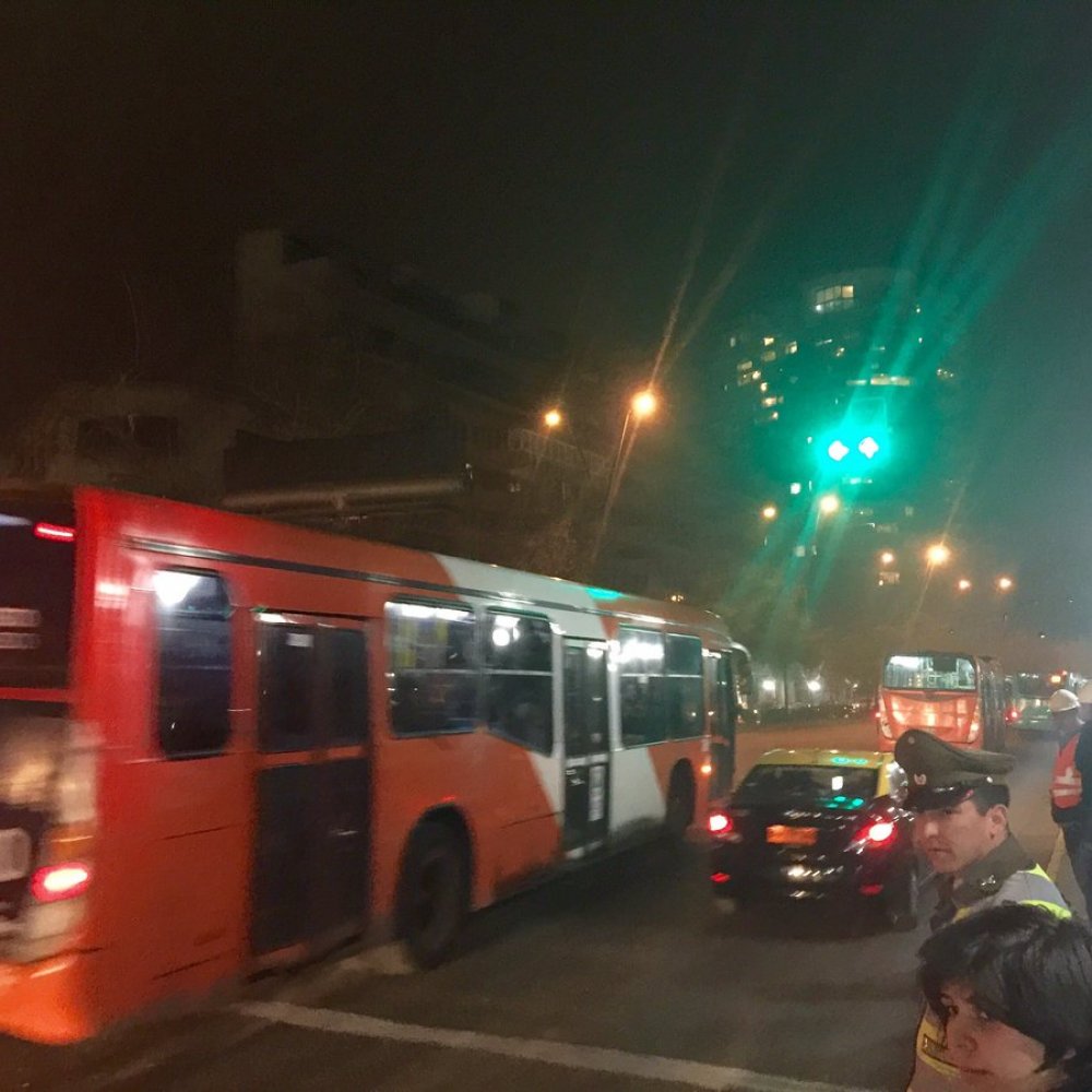Tras 21 días, esta noche reabrieron la calzada norte de Avenida Providencia