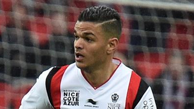 Paris Saint-Germain anunció la contratación de Ben Arfa