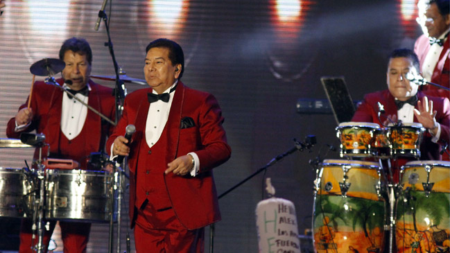 La Reina celebra sus 53 años al ritmo de la Sonora Tommy Rey