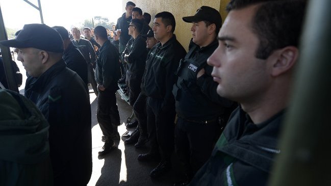 Funcionarios de Gendarmería acudirán a la Justicia por dictamen de Contraloría