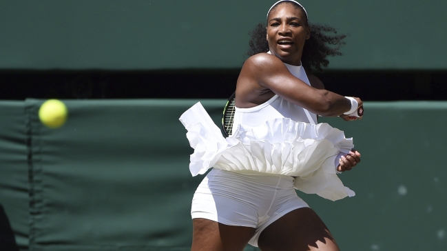 Serena aplastó a Vesnina y se instaló en la final de Wimbledon