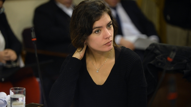 Camila Vallejo: No puede ser que el Estado no quiera tocar el CAE