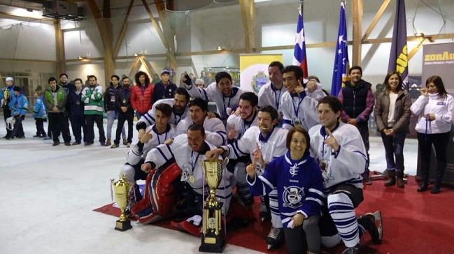  Yetis ganó torneo de hockey sobre hielo de Punta Arenas  