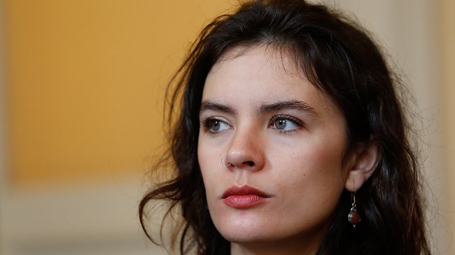 Desmunicipalización: Propuesta de Camila Vallejo indignó al ministro de Hacienda