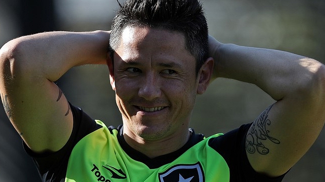 Gustavo Canales puede debutar este sábado por Botafogo