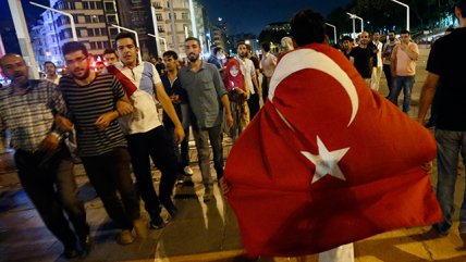   Experta sobre Turquía: Lo más probable es que los líderes del golpe, si fracasa, no sobrevivan 