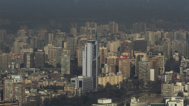Intendencia decretó alerta ambiental para este lunes en Santiago
