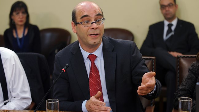 Fernando Atria: La reforma laboral es una ley trunca